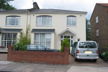 Double Room/Bedsit to Let
