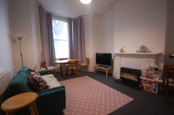 One bed flat with patio
