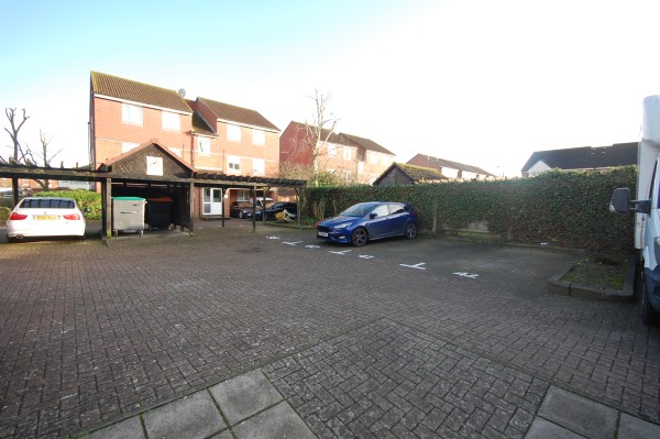 One-Bedroom First Floor Flat with Parking